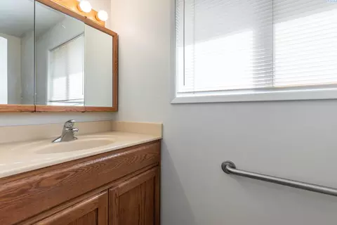 506 E Vineyard Dr, Pasco, WA 99301 photo 9