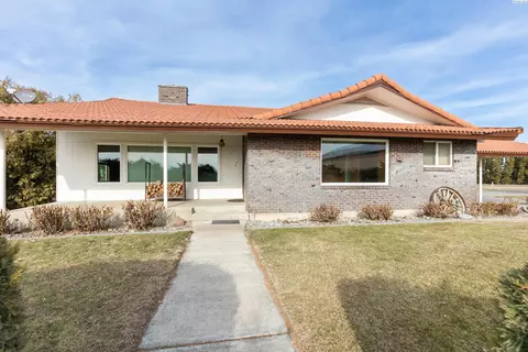 506 E Vineyard Dr, Pasco, WA 99301 photo 1