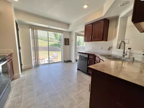 1155 SW Latour Peak St, Pullman, WA 99163 photo 8