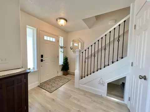 1155 SW Latour Peak St, Pullman, WA 99163 photo 2