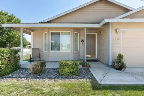 7608 Estevan Dr, Pasco, WA 99301 photo 2