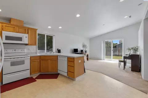 7608 Estevan Dr, Pasco, WA 99301 photo 9