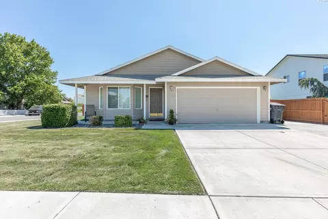 7608 Estevan Dr, Pasco, WA 99301 photo 1