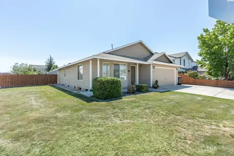 7608 Estevan Dr, Pasco, WA 99301 photo 3