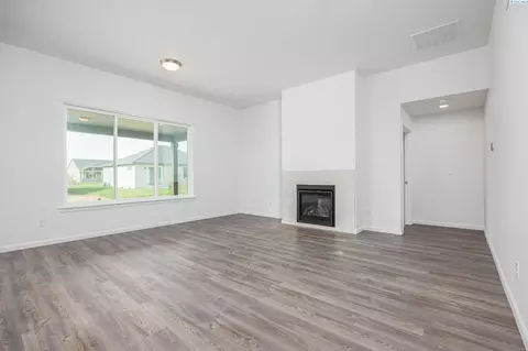 400 Ruby, Grandview, WA 98930 photo 9