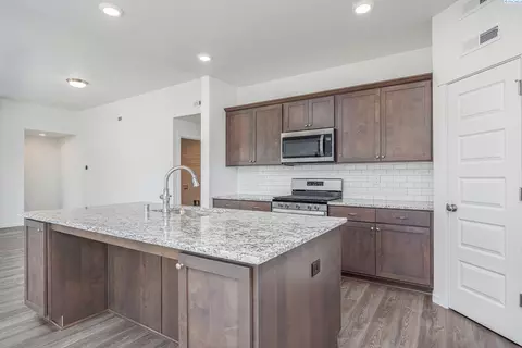 400 Ruby, Grandview, WA 98930 photo 13