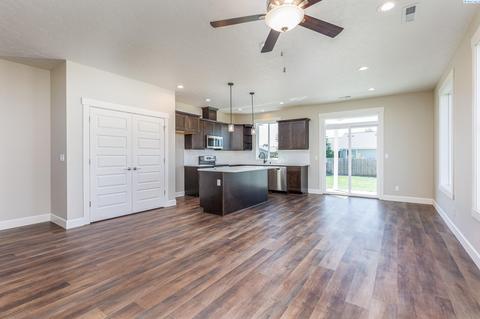 3210 E Helena St, Pasco, WA 99301 photo 4
