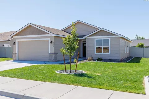3210 E Helena St, Pasco, WA 99301 photo 2