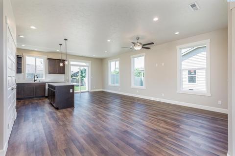3210 E Helena St, Pasco, WA 99301 photo 5