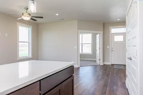 3210 E Helena St, Pasco, WA 99301 photo 10