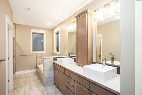 1002 Christopher Ln, Pasco, WA 99301 photo 13