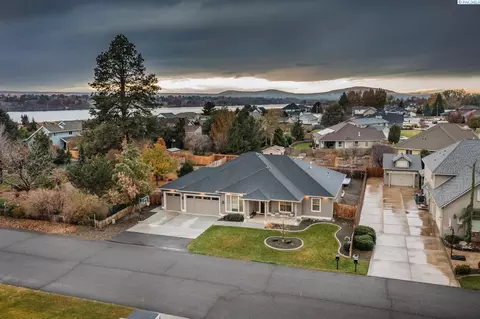 1002 Christopher Ln, Pasco, WA 99301 photo 2