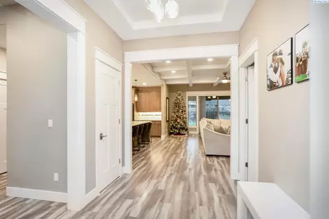 1002 Christopher Ln, Pasco, WA 99301 photo 3