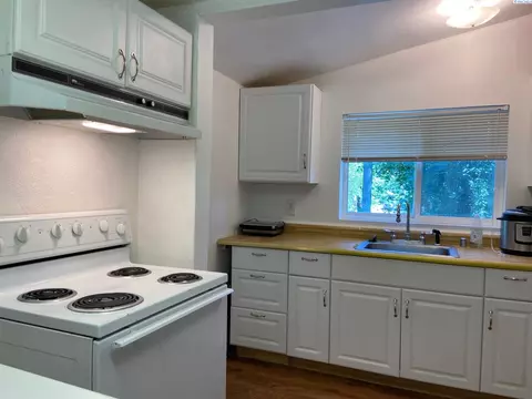 915 NW State St, Pullman, WA 99163 photo 4