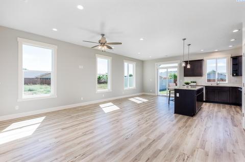 3206 E Helena, Pasco, WA 99301 photo 1