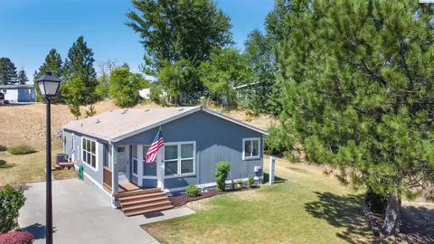 106 NW Glenhaven Dr, Pullman, WA 99163 photo 1