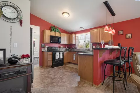 228 N Beech Ave, Pasco, WA 99301 photo 3