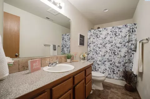 228 N Beech Ave, Pasco, WA 99301 photo 13