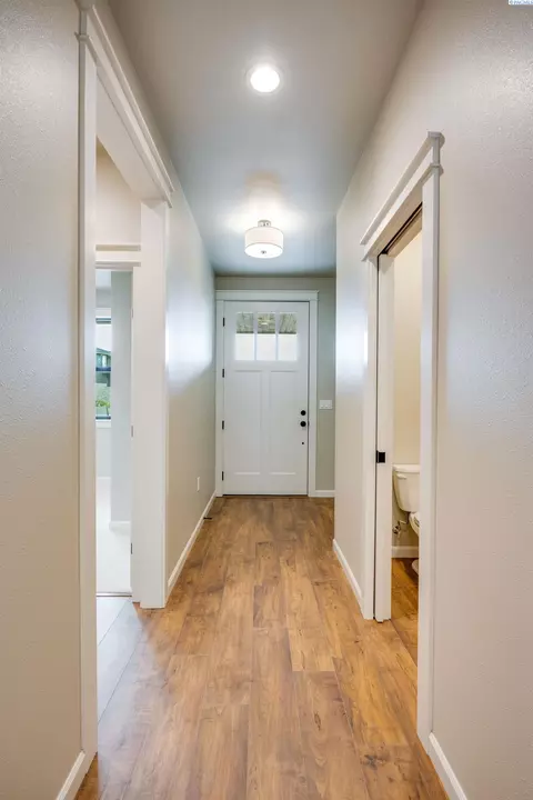 570 SW Waha Ct, Pullman, WA 99163 photo 4