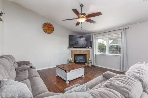 6218 Robert Wayne Dr, Pasco, WA 99301 photo 13