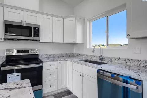 3223 E Helena, Pasco, WA 99301 photo 8
