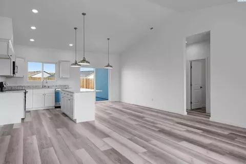 3223 E Helena, Pasco, WA 99301 photo 5