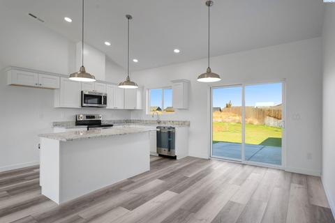 3223 E Helena, Pasco, WA 99301 photo 3