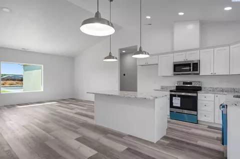3223 E Helena, Pasco, WA 99301 photo 6