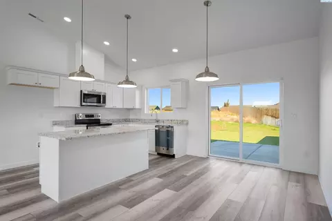 3223 E Helena, Pasco, WA 99301 photo 3