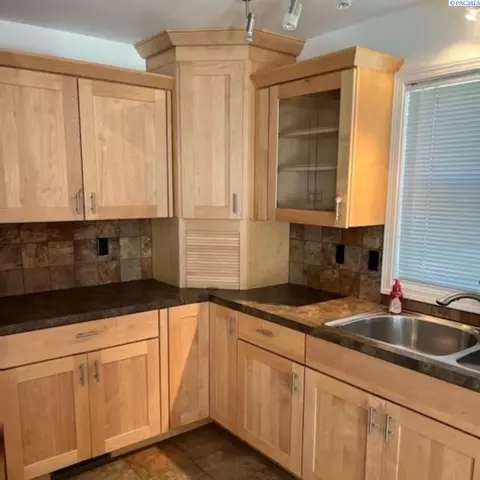 4300 Meadowsweet, Pasco, WA 99301 photo 2