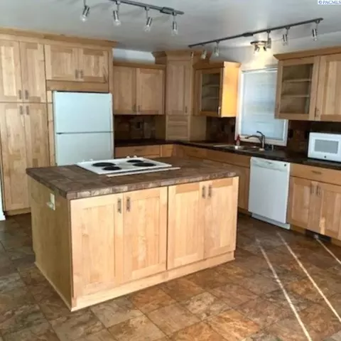 4300 Meadowsweet, Pasco, WA 99301 photo 1