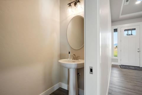8304 Roberts Dr, Pasco, WA 99301 photo 3