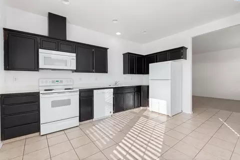 4704 Belgian Ln, Pasco, WA 99301 photo 4