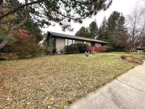915 SE Robin Pl, Pullman, WA 99163 photo 2