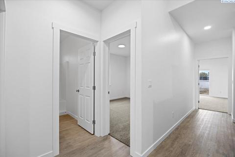 808 S 5th Ave, Pasco, WA 99301 photo 16