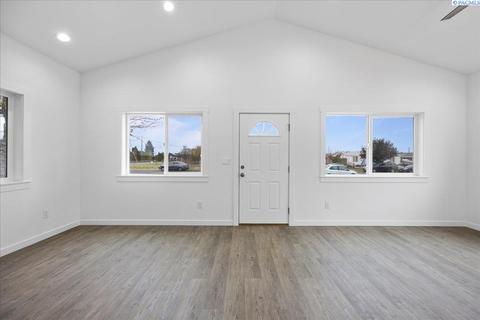 808 S 5th Ave, Pasco, WA 99301 photo 5