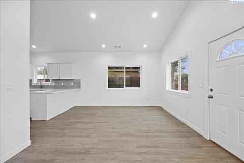 808 S 5th Ave, Pasco, WA 99301 photo 9