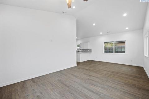 808 S 5th Ave, Pasco, WA 99301 photo 8
