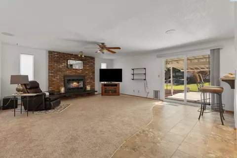 9004 Pooler, Pasco, WA 99301 photo 8
