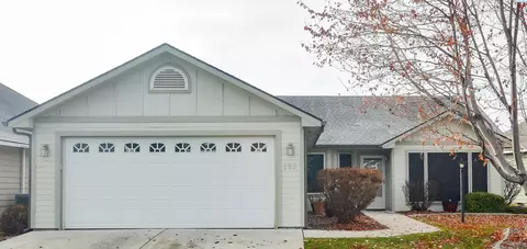 122 Henley Dr, Pasco, WA 99301 photo 2