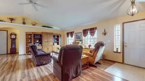 6709 Silvercrest Ct, Pasco, WA 99301 photo 4