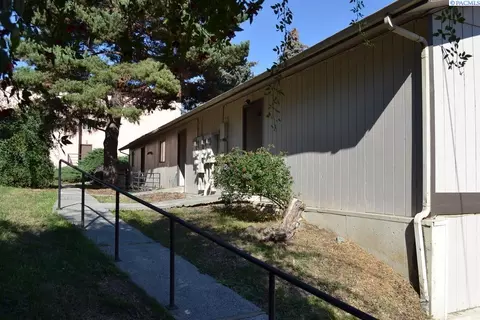 1105 NW Nye St, Pullman, WA 99163 photo 1