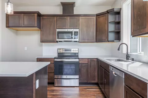 3202 E Helena St, Pasco, WA 99301 photo 1