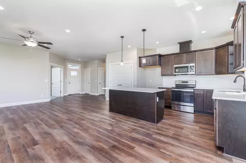 3202 E Helena St, Pasco, WA 99301 photo 4