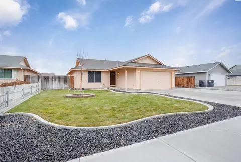 6312 Dodger Dr, Pasco, WA 99301 photo 1