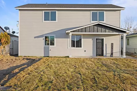 915 W Opal St, Pasco, WA 99301 photo 1
