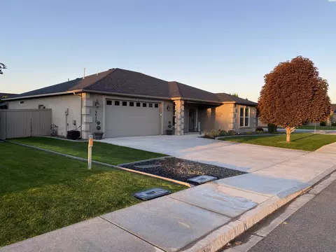 4610 Bermuda Dunes Dr, Pasco, WA 99301 photo 1