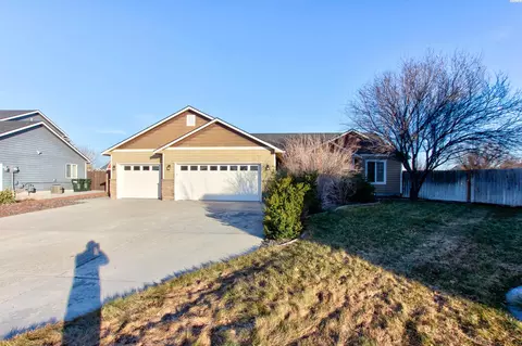 4807 Cypress Ct, Pasco, WA 99301 photo 2