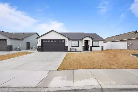 828 N Beech Ave, Pasco, WA 99301 photo 3