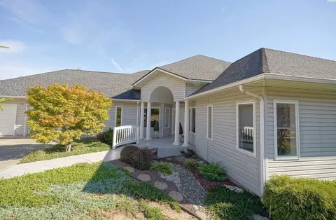 640 SW Edge Knoll Dr, Pullman, WA 99163 photo 1
